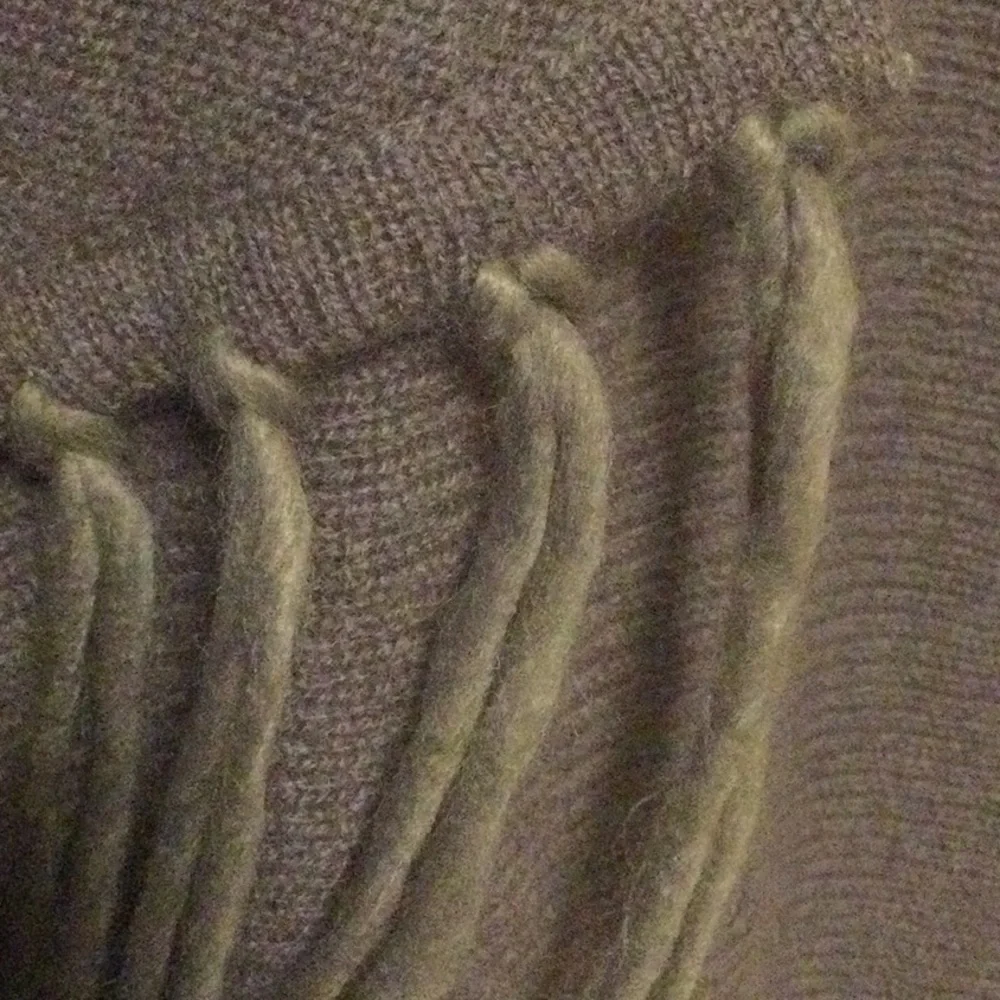 Subtle Luxury CASHMERE SHAWL VEST
$237 - Picture 6 of 15